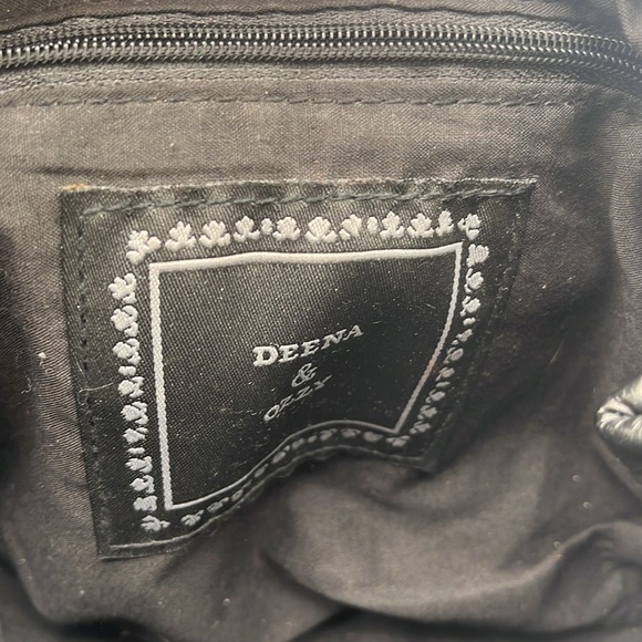 Deena & Ozzy Black Leather Chain Zippered Small Crossbody Bag - Picture 3 of 5